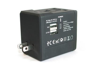 Adattatore di corrente universale con 2 USB (5V / 2.1A) 